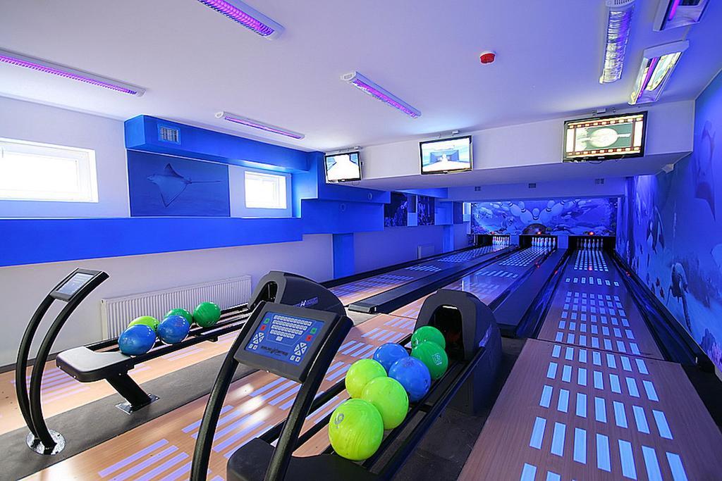 Hotel Grafit Kostomloty Pierwsze ภายนอก รูปภาพ