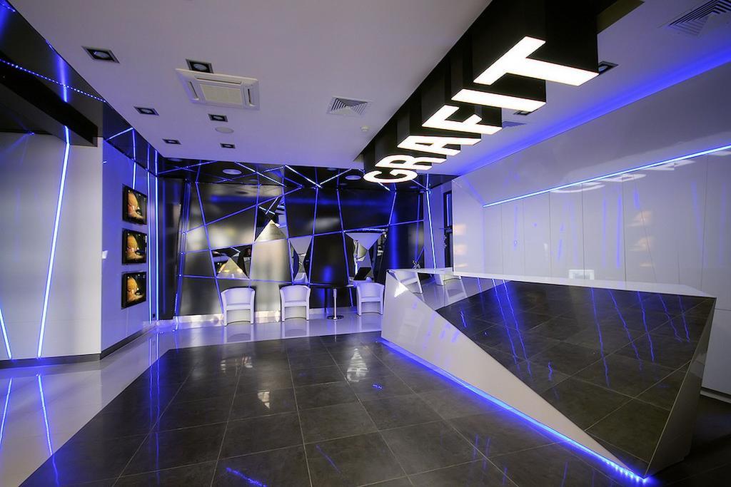 Hotel Grafit Kostomloty Pierwsze ภายนอก รูปภาพ