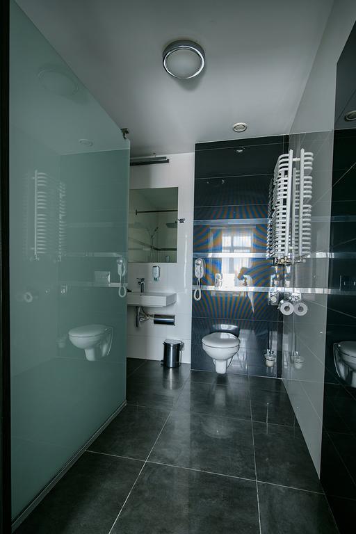 Hotel Grafit Kostomloty Pierwsze ภายนอก รูปภาพ